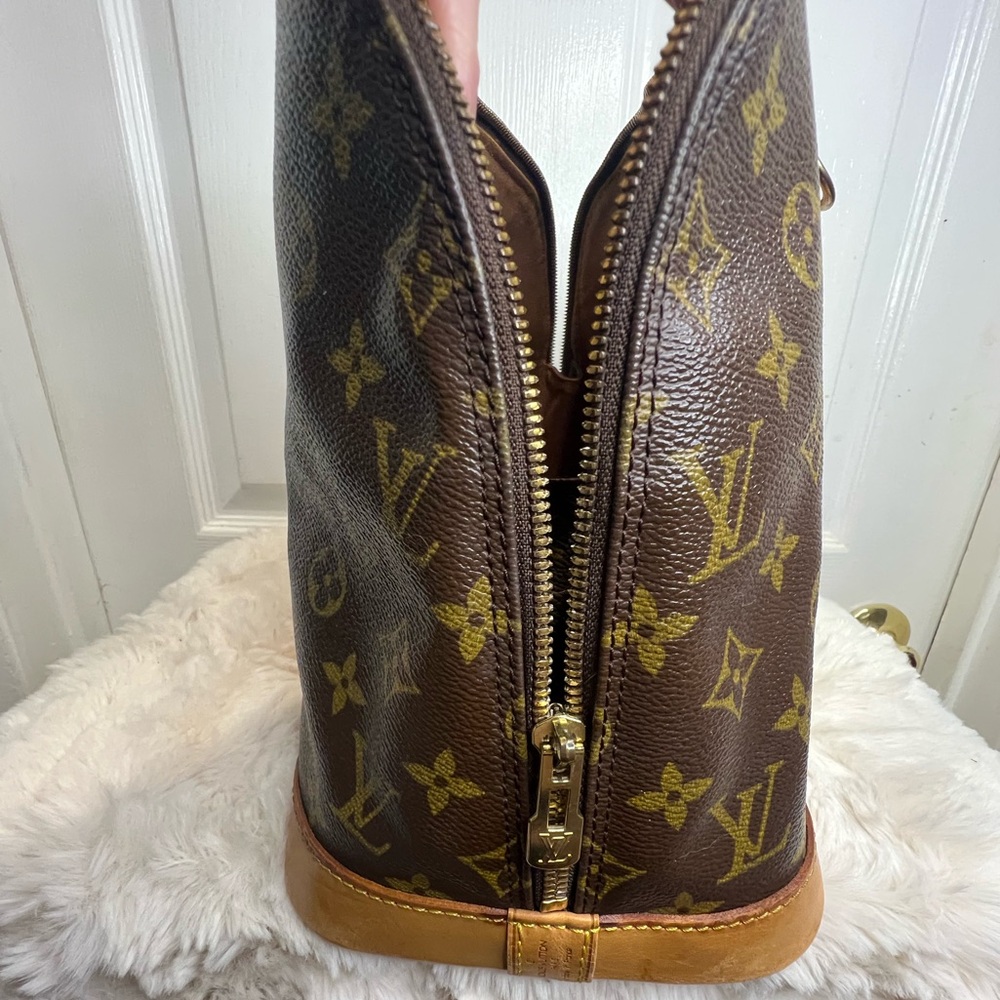 ❤️ LOUIS VUITTON “HOST PICK” MONOGRAM ALMA PM - Picture 5 of 16